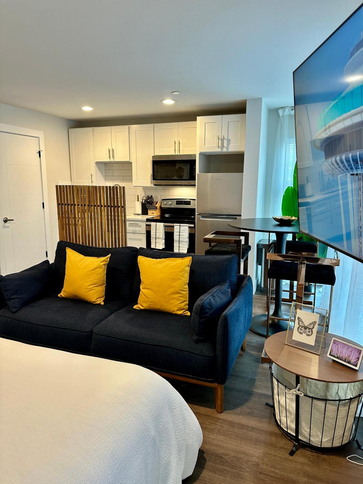 シアトルLuxe: Modern Retreat In The Cityアパートメント エクステリア 写真